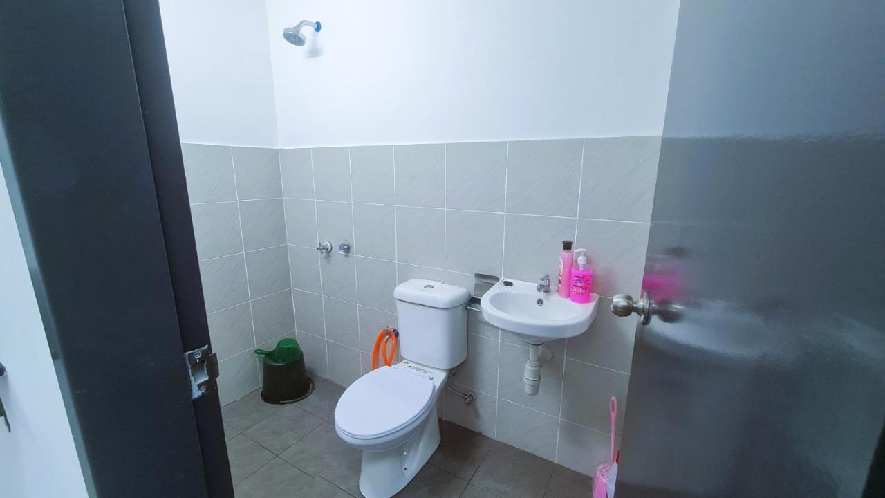 No Tourist Comfortable 3 For 6pax Kepong Kl 1 Free Car Park *