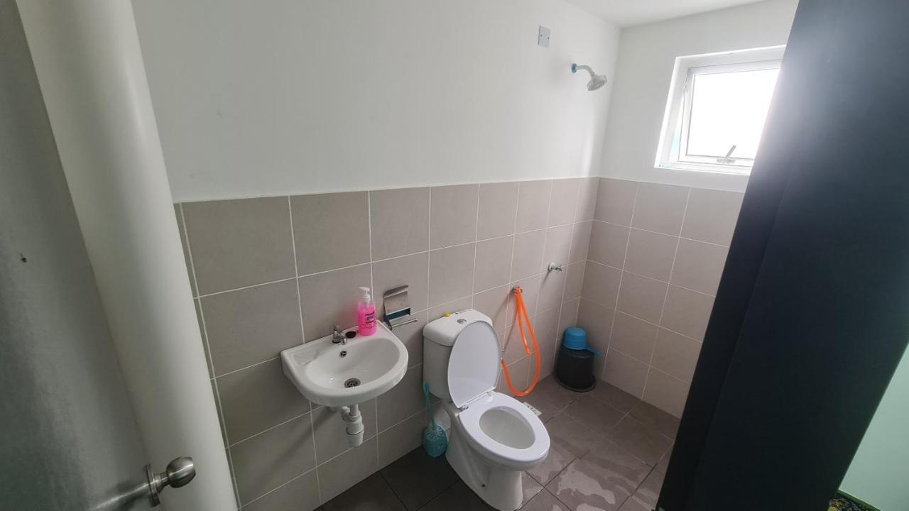 No Tourist Comfortable 3 For 6pax Kepong Kl 1 Free Car Park Kuala Lumpur